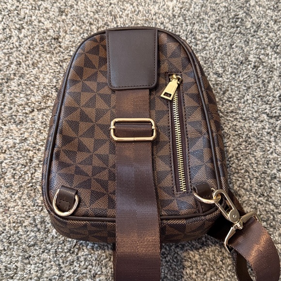 Brown Geometric Pattern Crossbody Bag - Picture 3 of 3